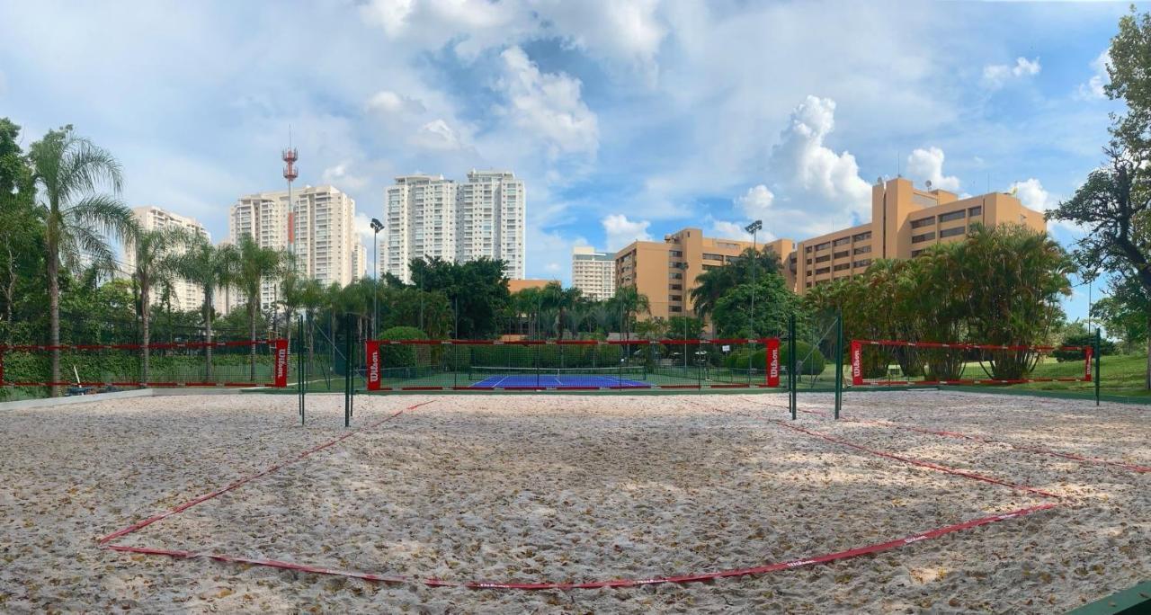 Hotel Transamerica São Paulo Zewnętrze zdjęcie Tennis courts at the park