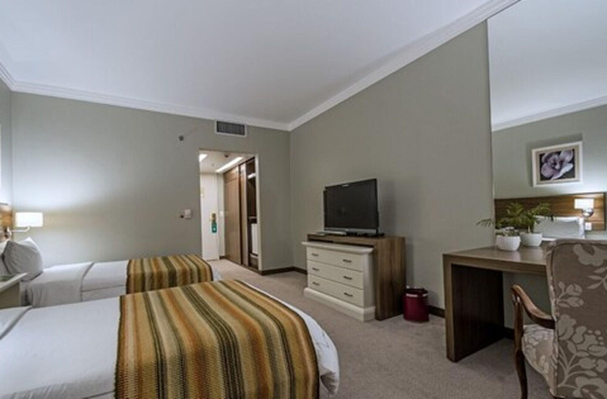 Hotel Transamerica São Paulo Zewnętrze zdjęcie A room at the hotel