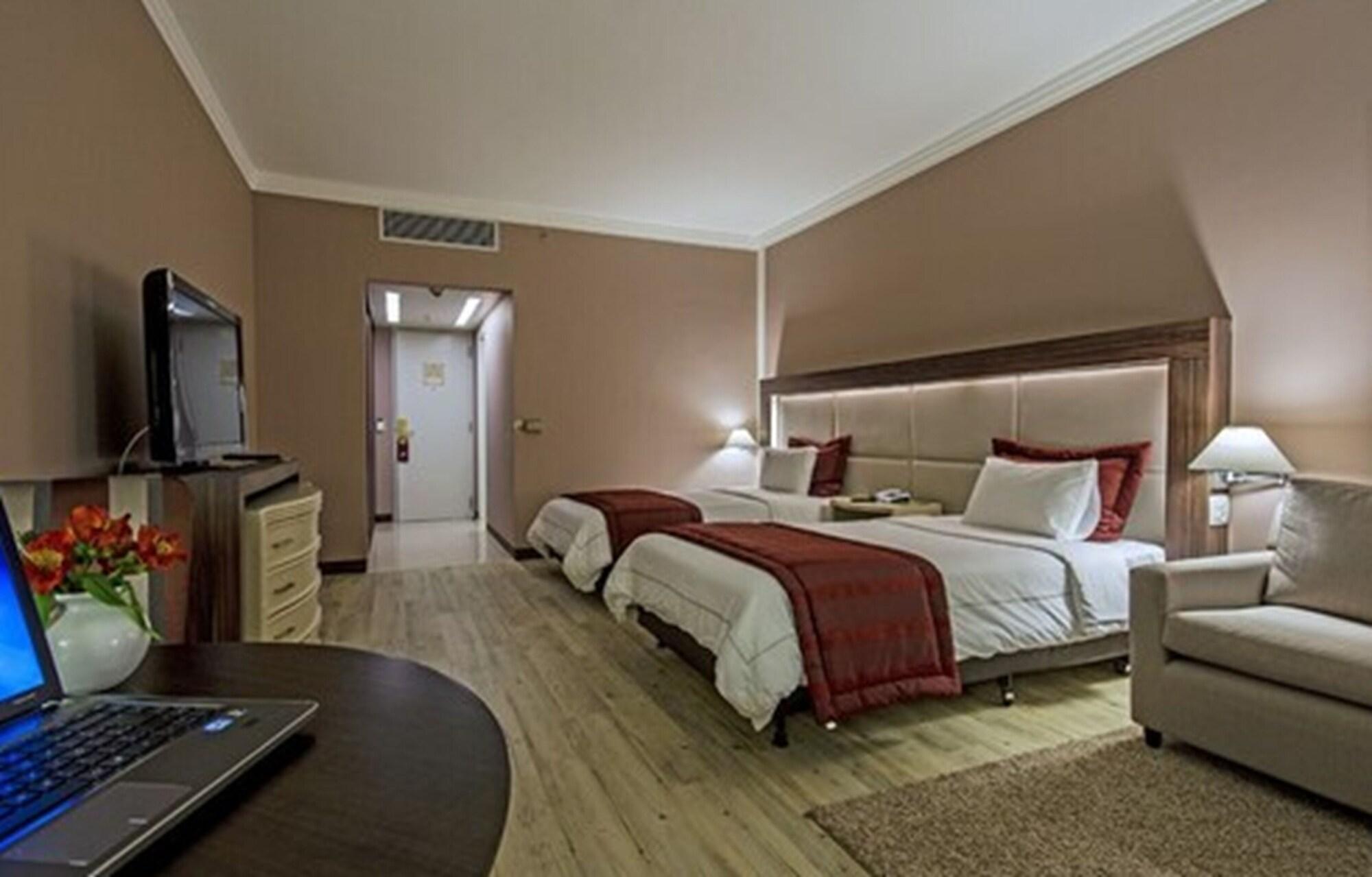 Hotel Transamerica São Paulo Zewnętrze zdjęcie A room at the hotel