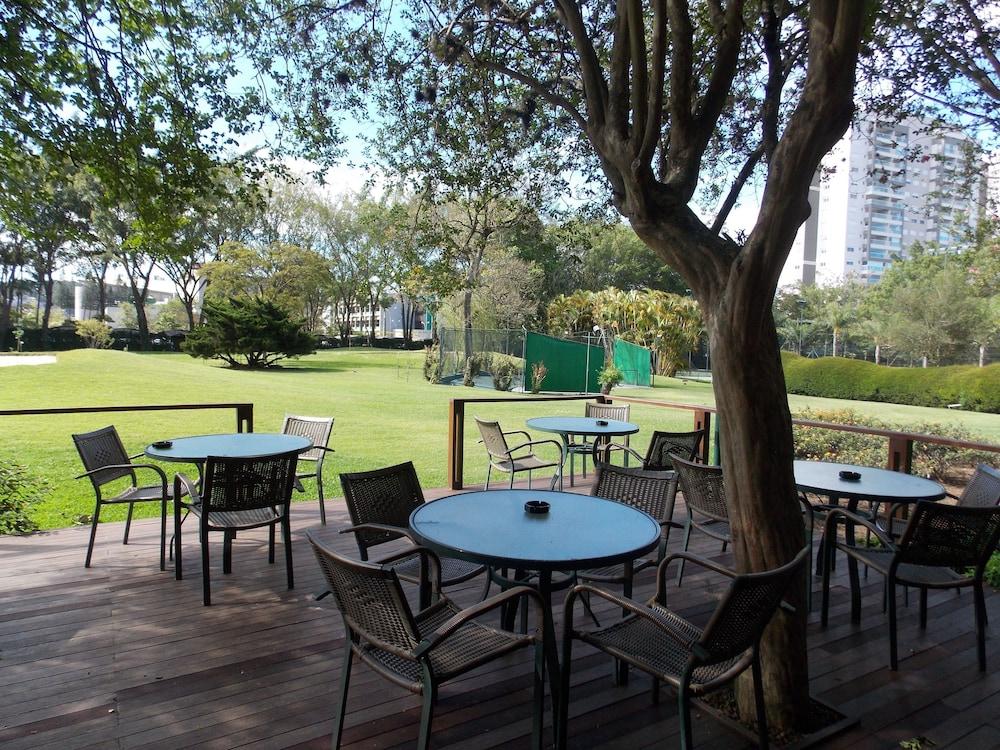 Hotel Transamerica São Paulo Zewnętrze zdjęcie The deck at the clubhouse