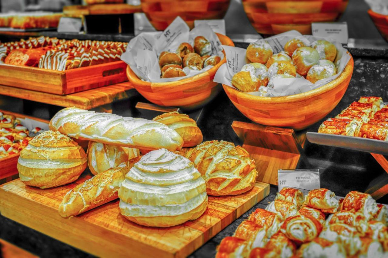 Hotel Transamerica São Paulo Zewnętrze zdjęcie A selection of pastries